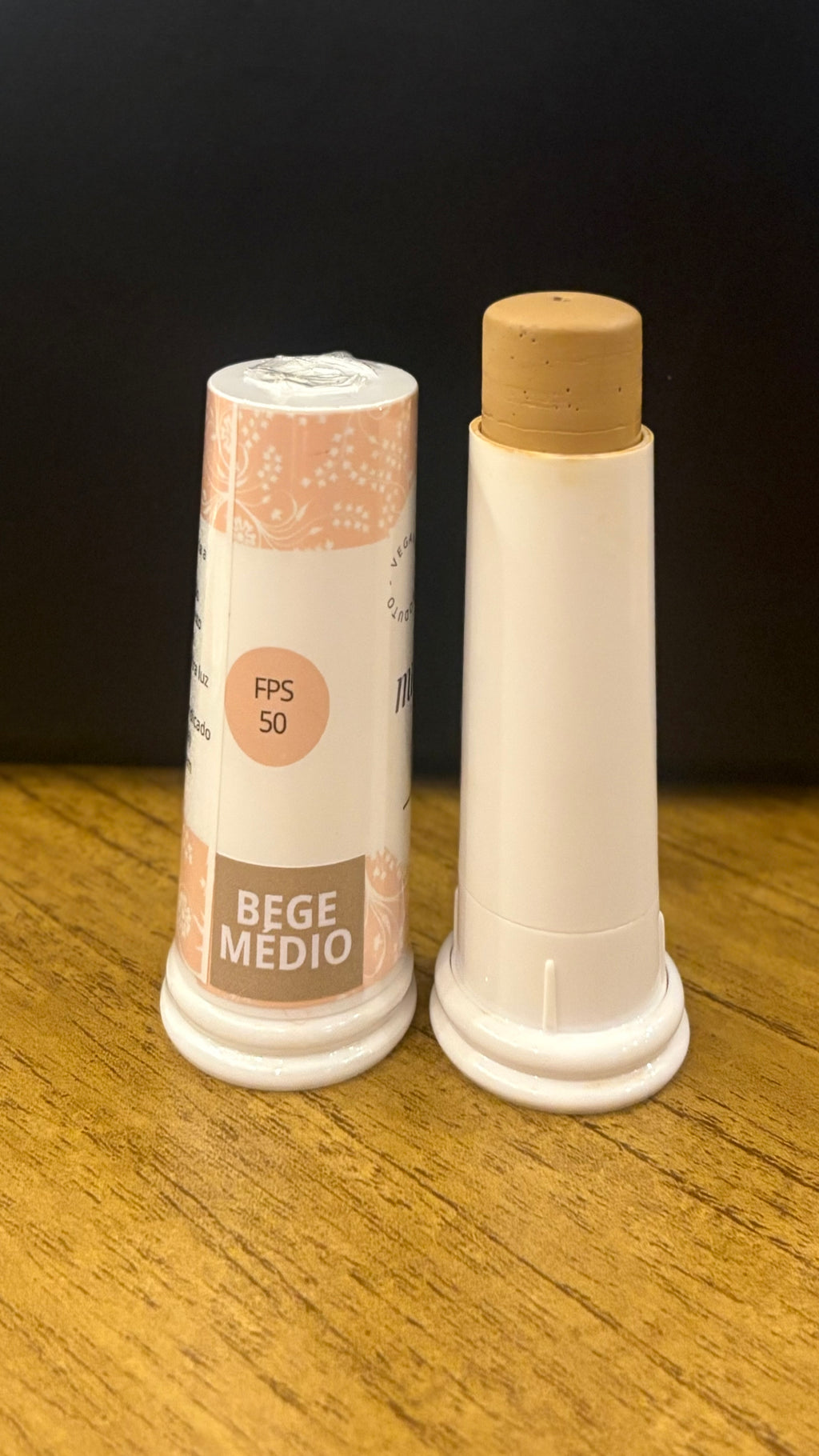Protetor Solar Físico Vegano Natural Tonalizante em Bastão FPUVA 20 – FPS 50 – 15g